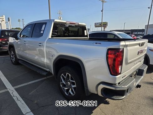 Used 2022 GMC Sierra 1500 SLE w/ X31 Off-Road Package AWD/4WD image 5