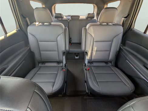 New 2026 Chevrolet Traverse LT w/ Enhanced Driving Package FWD image 20