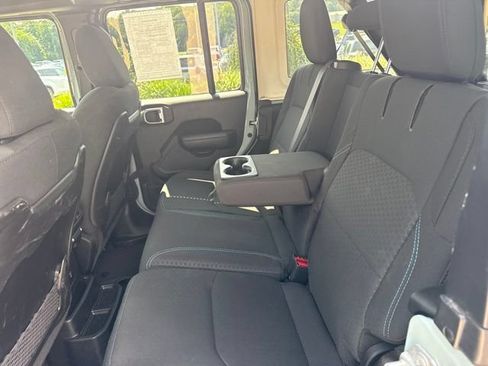 Used 2024 Jeep Wrangler Unlimited Rubicon 4xe AWD/4WD image 27