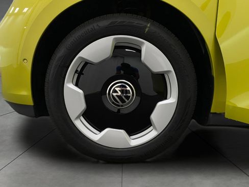 New 2025 Volkswagen ID. Buzz Pro S Plus image 12