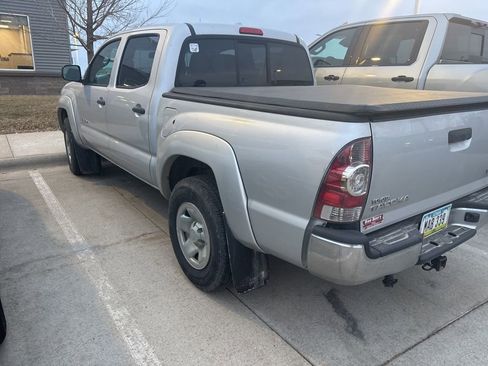Used 2010 Toyota Tacoma Base image 4