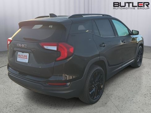 Used 2023 GMC Terrain SLT w/ Elevation Edition FWD image 6