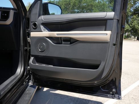 Used 2024 Ford Expedition Max Limited RWD image 27