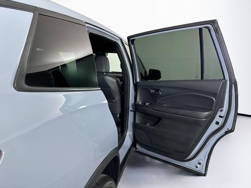 Used 2023 Honda Passport EX-L image 32