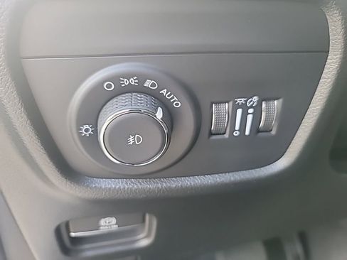Used 2025 Jeep Grand Cherokee L Limited w/ Luxury Tech Group II RWD image 15