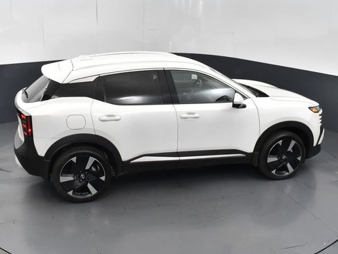 New 2025 Nissan Kicks SR image 51