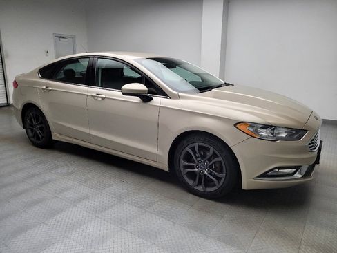 Used 2018 Ford Fusion SE w/ Equipment Group 201A FWD image 11