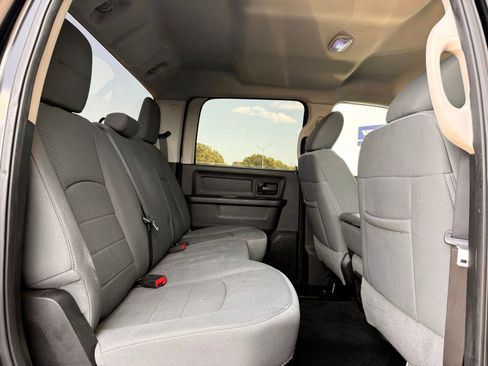 Used 2013 RAM 1500 Express RWD image 23