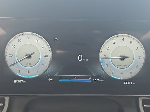 Used 2022 Hyundai Elantra Limited FWD image 18