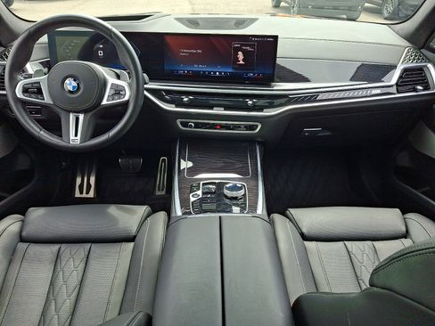 Used 2025 BMW X7 M60i w/ Executive Package AWD/4WD image 14