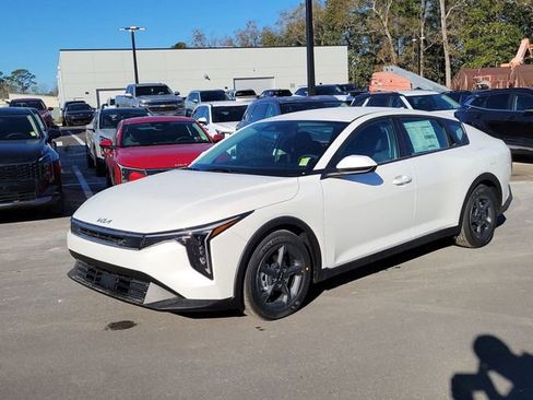 New 2026 Kia K4 FWD image 4