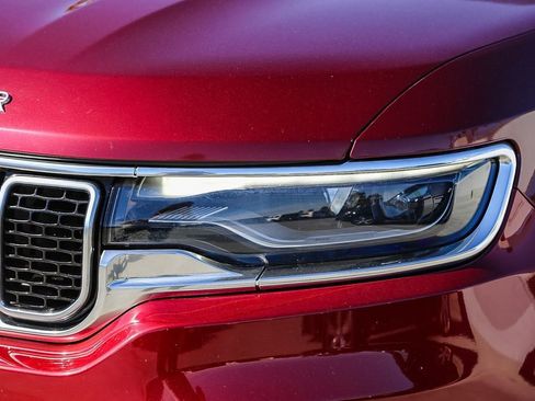 Used 2024 Jeep Wagoneer L Series II image 5