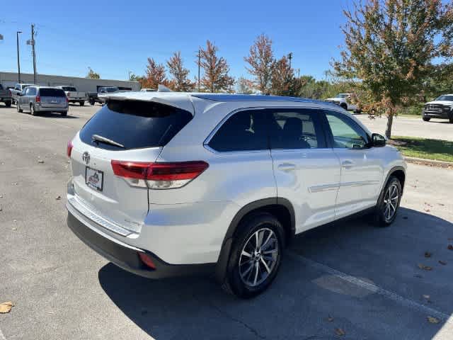Used 2019 Toyota Highlander XLE w/ Protection Package #3 AWD/4WD image 8