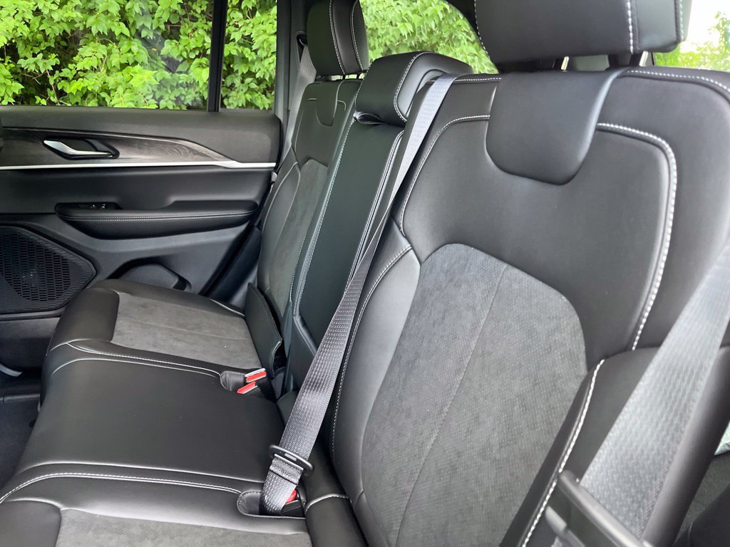 New 2026 Jeep Grand Cherokee 4WD image 32