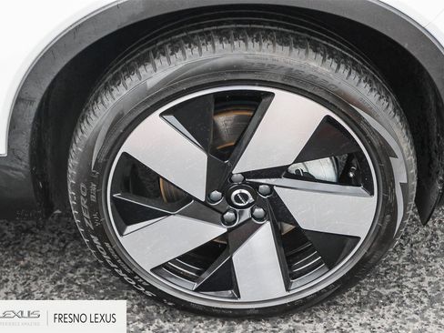 Used 2022 Volvo C40 P8 Recharge Ultimate image 9