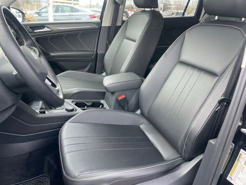 Certified 2023 Volkswagen Atlas SE image 6