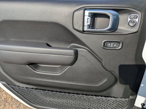 New 2026 Jeep Wrangler Unlimited Rubicon image 13