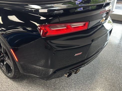 Used 2017 Chevrolet Camaro SS RWD image 35
