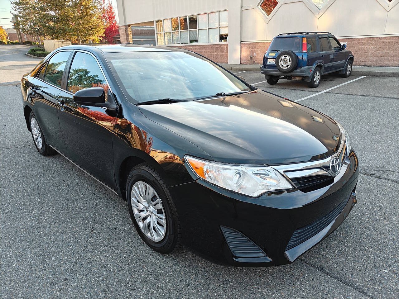 Used 2014 Toyota Camry LE FWD image 1