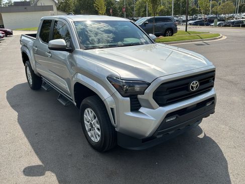 Used 2024 Toyota Tacoma SR5 AWD/4WD image 2