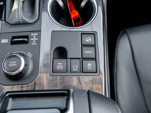 New 2026 Toyota Highlander Platinum image 31