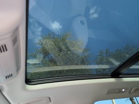 Used 2019 Volkswagen Tiguan SE image 20