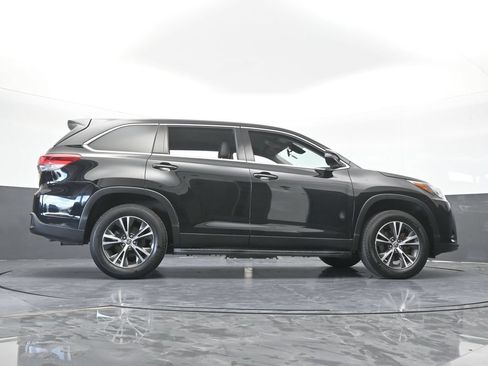 Used 2019 Toyota Highlander Plus FWD image 65
