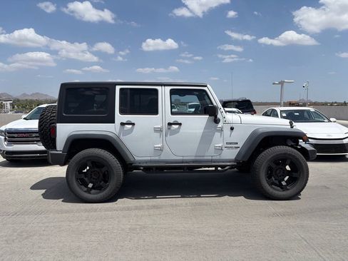 Used 2018 Jeep Wrangler Unlimited Sport w/ Max Tow Package AWD/4WD image 3