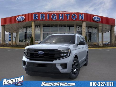 Used 2026 Ford Expedition Active AWD/4WD image 4