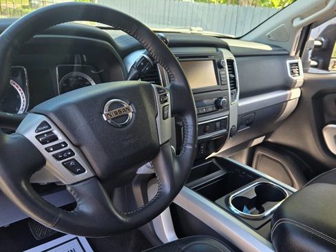 Used 2016 Nissan Titan PRO-4X image 9