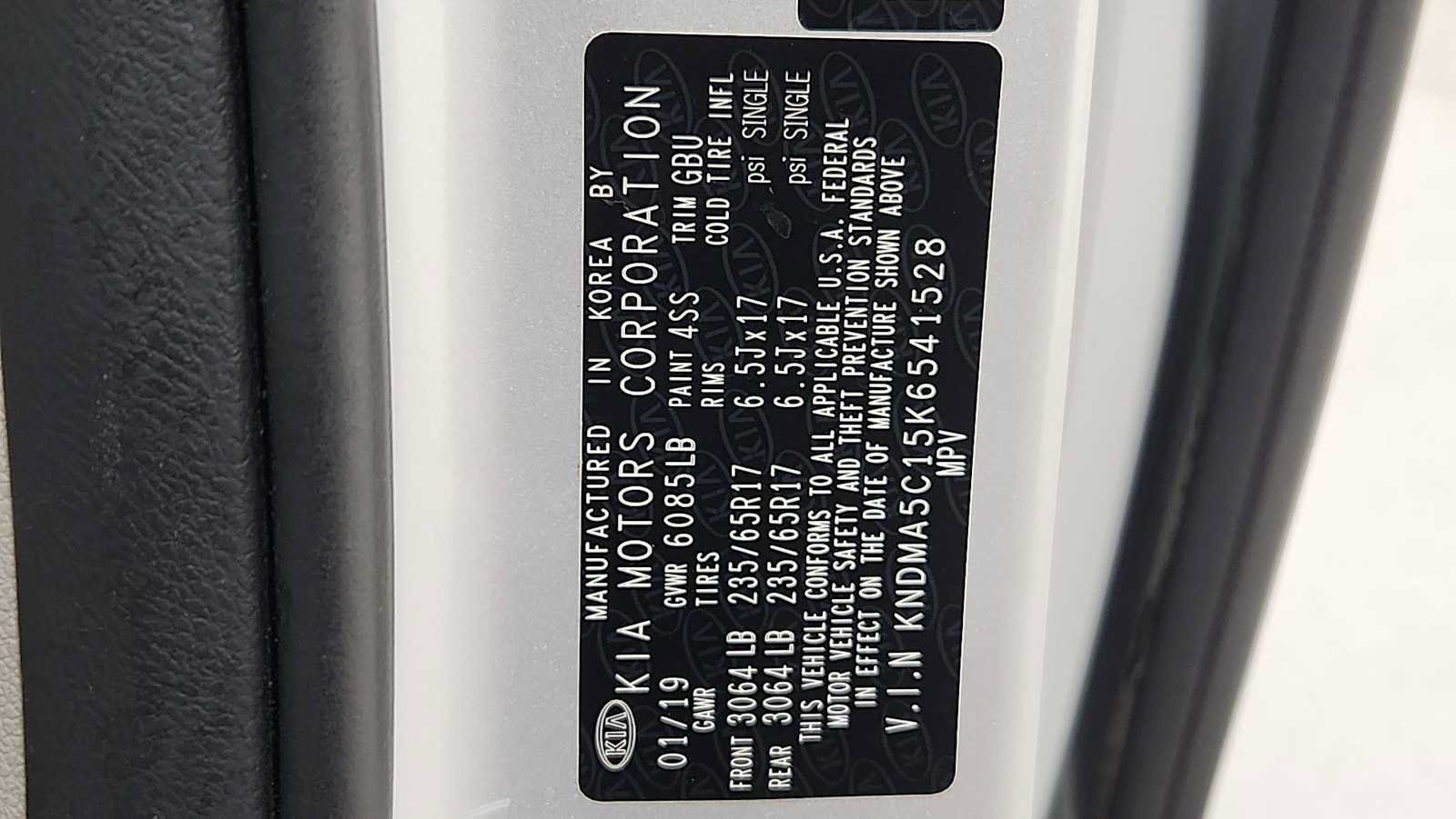 Used 2019 Kia Sedona L FWD image 11