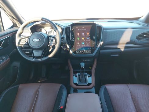 Used 2025 Subaru Forester Touring image 9