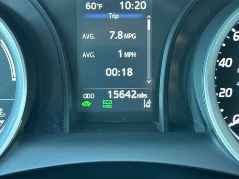 Used 2022 Toyota Camry LE image 29