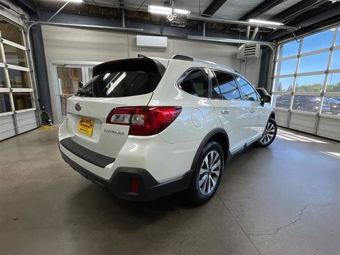Used 2019 Subaru Outback 2.5i Touring w/ Popular Package #3A AWD/4WD image 5