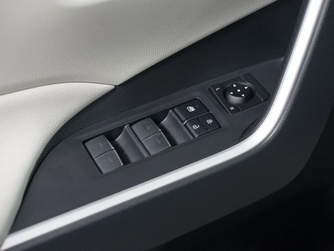 New 2025 Toyota RAV4 XLE image 31