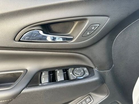 Used 2023 Chevrolet Equinox Premier image 30