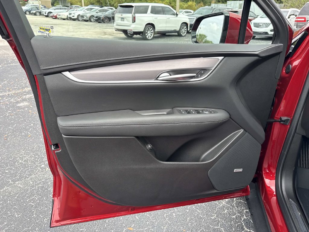 New 2026 Cadillac XT5 Luxury w/ LPO, Floor Liner Package FWD image 19