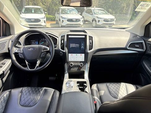 Certified 2024 Ford Edge Titanium image 5