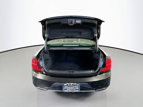 Used 2017 Volvo S90 T6 Momentum w/ Vision Package image 29