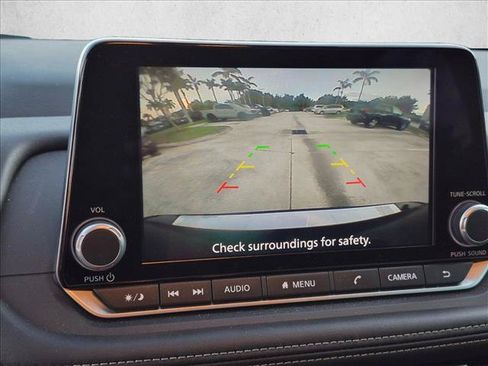 Used 2024 Nissan Rogue SV FWD image 20