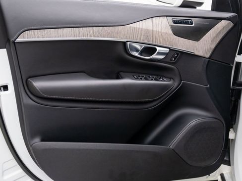 Used 2023 Volvo XC90 B6 Ultimate w/ Protection Package Premier image 12