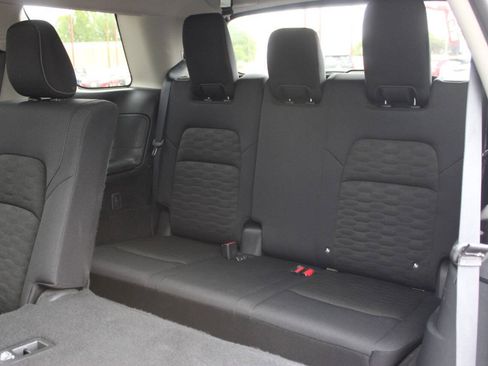 Used 2025 Nissan Pathfinder SV FWD image 17