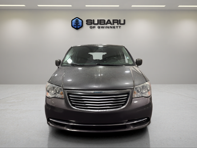 Used 2015 Chrysler Town & Country Touring FWD image 8