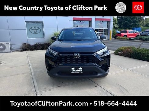Used 2023 Toyota RAV4 LE AWD/4WD image 8