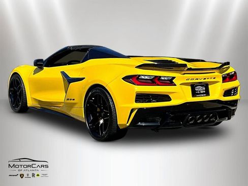 Used 2025 Chevrolet Corvette Z06 w/ Stealth Interior Trim Package RWD image 10