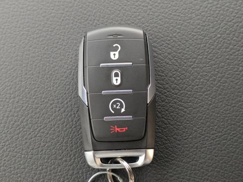 New 2026 RAM 2500 Big Horn AWD/4WD image 34