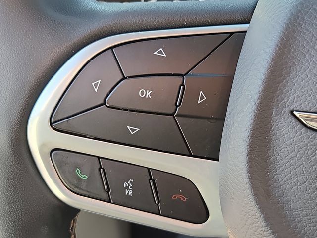 Used 2023 Chrysler Voyager LX FWD image 20