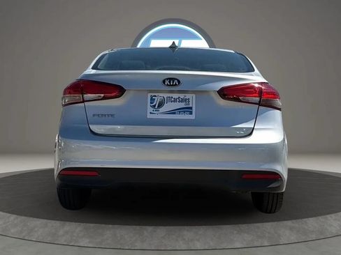 Used 2017 Kia Forte LX FWD image 6
