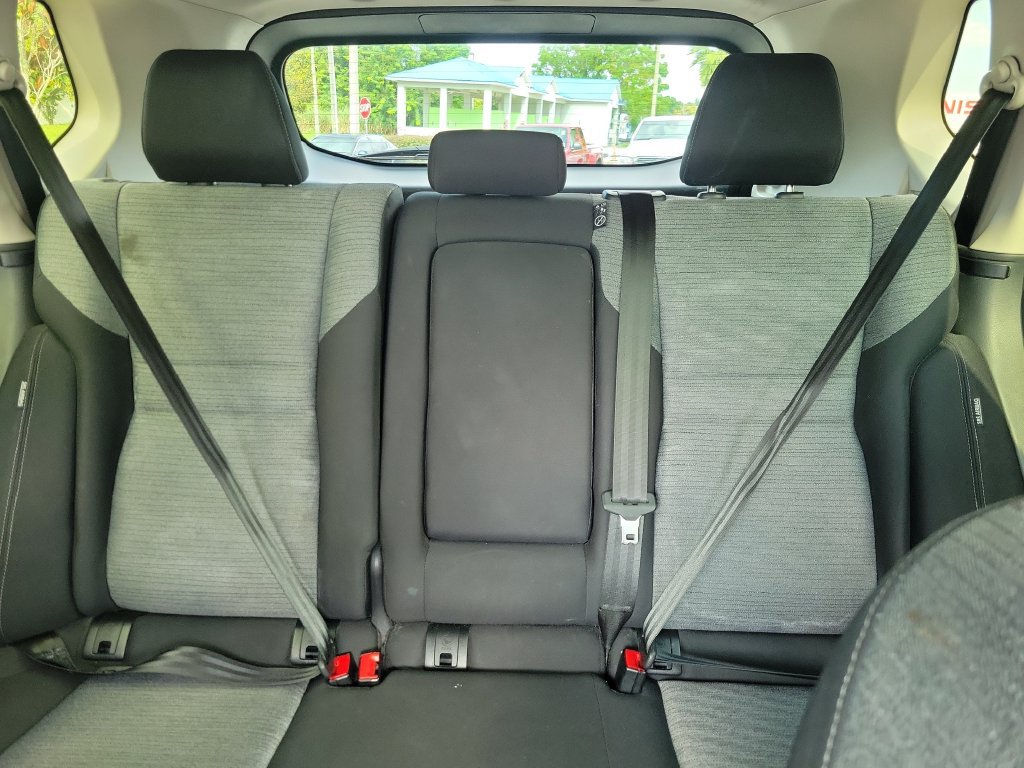 Certified 2023 Nissan Rogue SV FWD image 17
