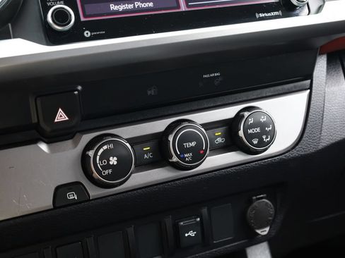 Used 2023 Toyota Tacoma SR5 RWD image 11